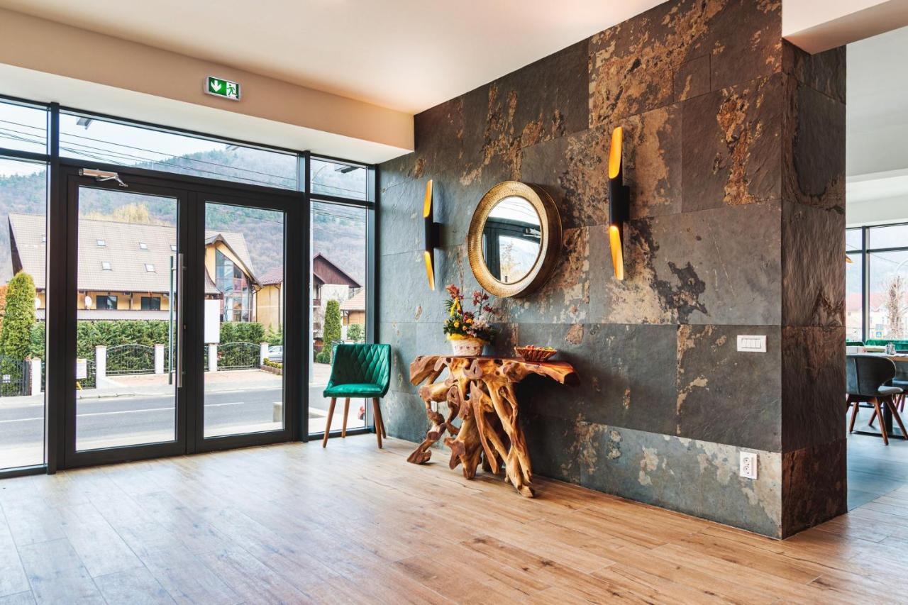 Hotel Domnitei Calimanesti Ngoại thất bức ảnh