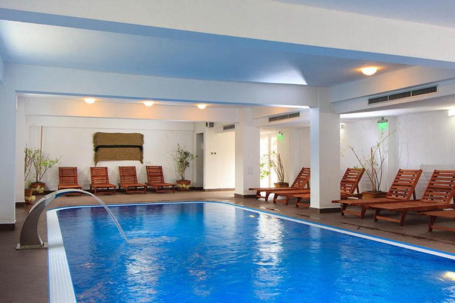 Hotel Domnitei Calimanesti Ngoại thất bức ảnh
