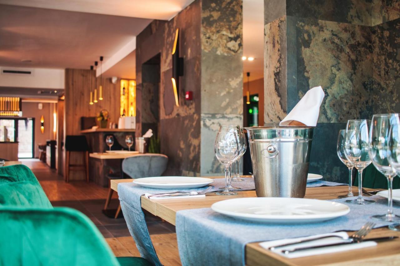Hotel Domnitei Calimanesti Ngoại thất bức ảnh