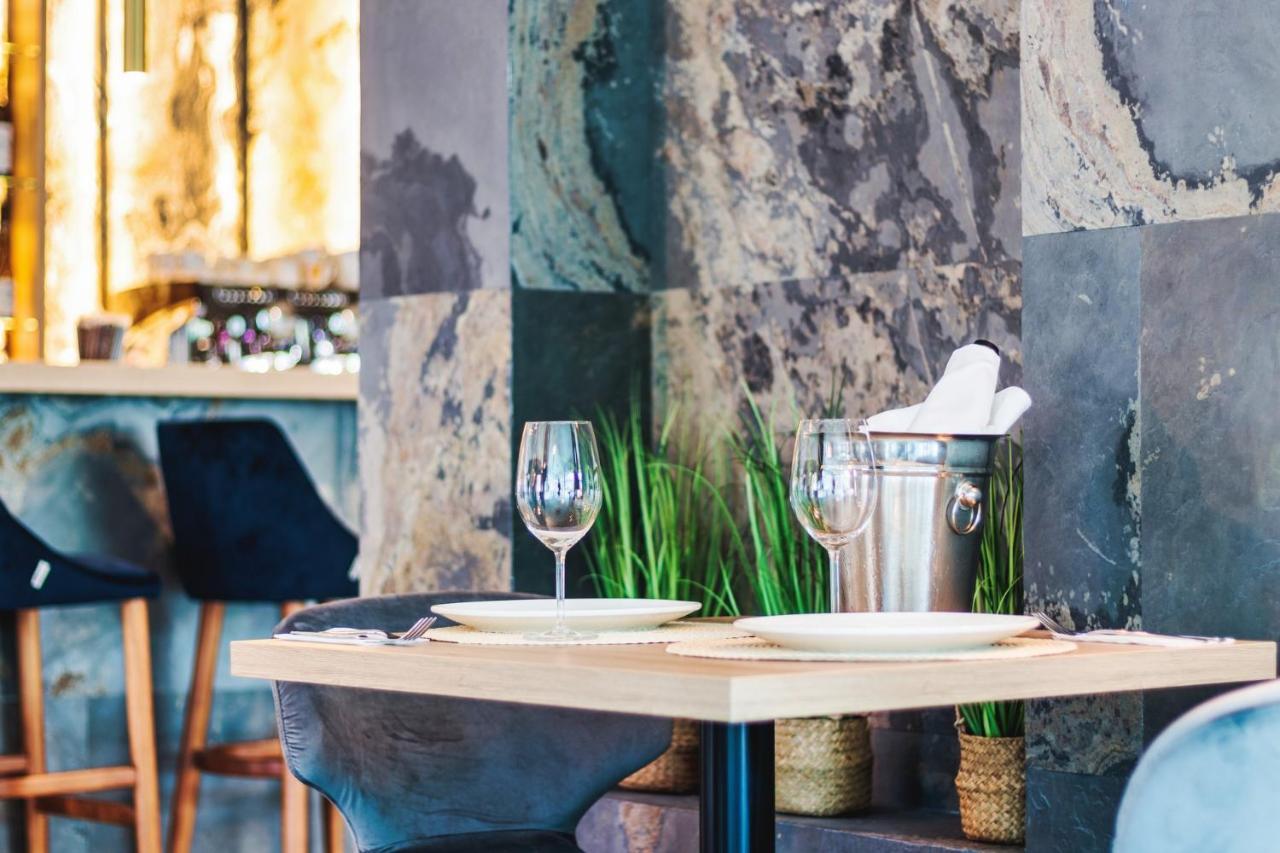 Hotel Domnitei Calimanesti Ngoại thất bức ảnh