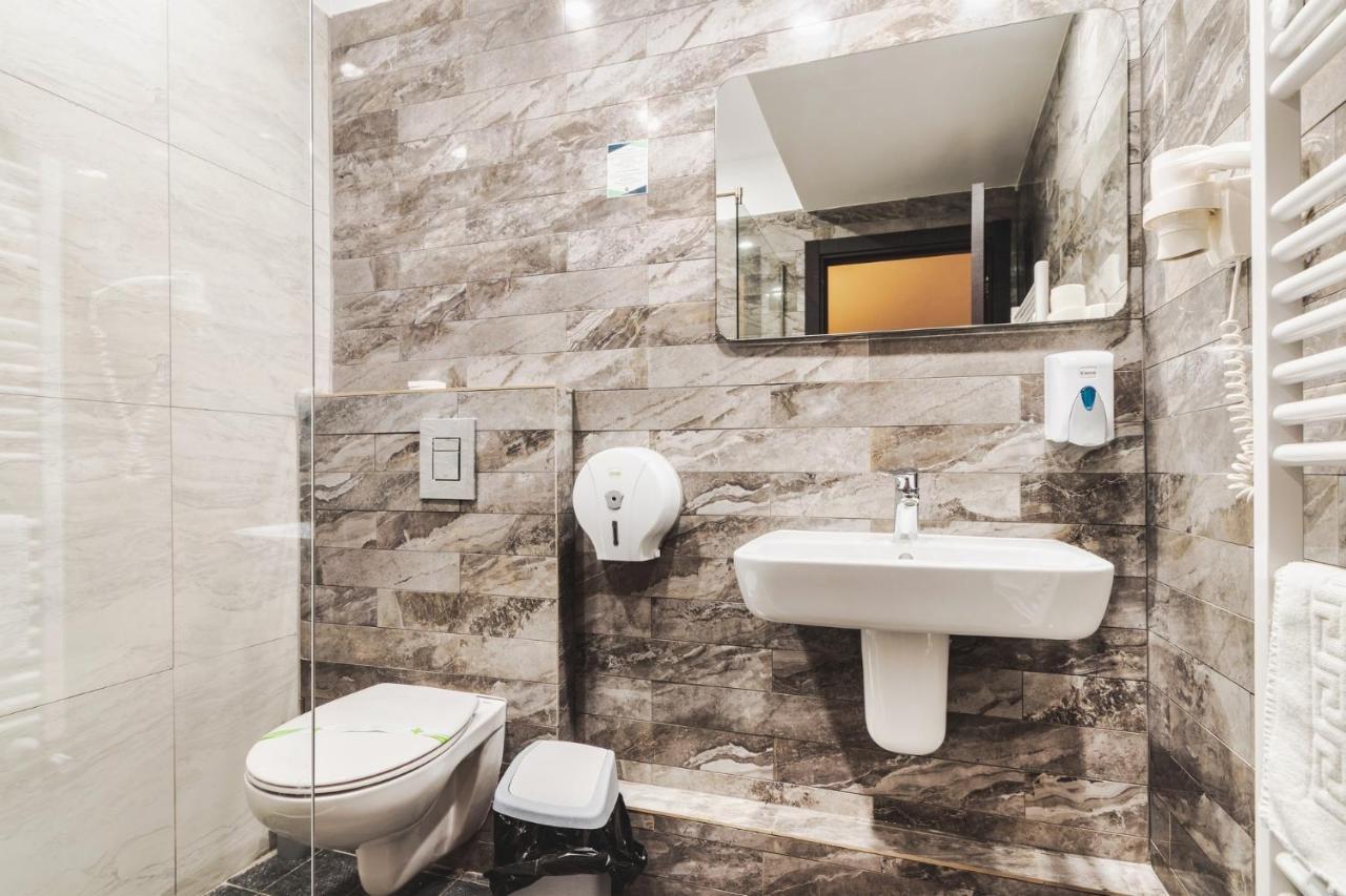 Hotel Domnitei Calimanesti Ngoại thất bức ảnh