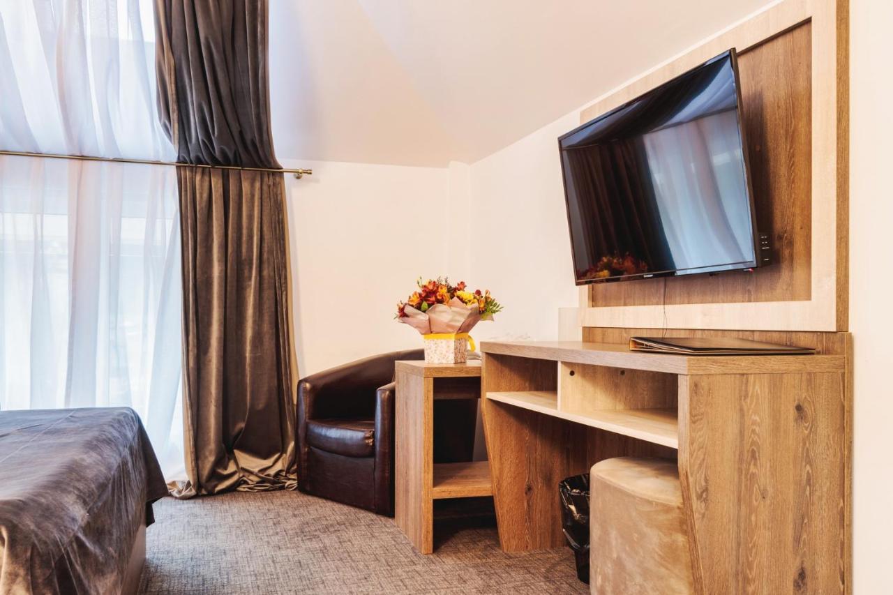 Hotel Domnitei Calimanesti Ngoại thất bức ảnh