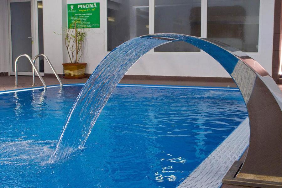 Hotel Domnitei Calimanesti Ngoại thất bức ảnh