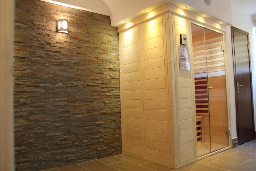 Hotel Domnitei Calimanesti Ngoại thất bức ảnh