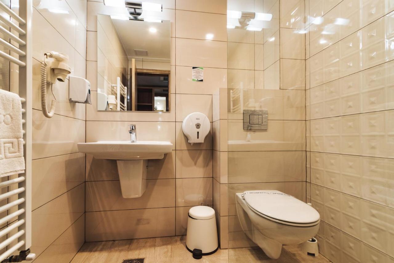 Hotel Domnitei Calimanesti Ngoại thất bức ảnh