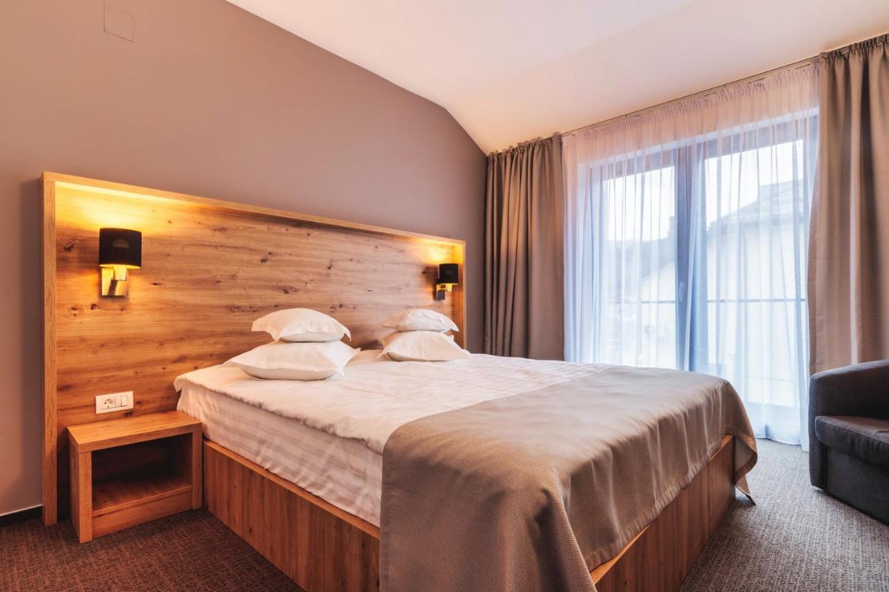 Hotel Domnitei Calimanesti Ngoại thất bức ảnh