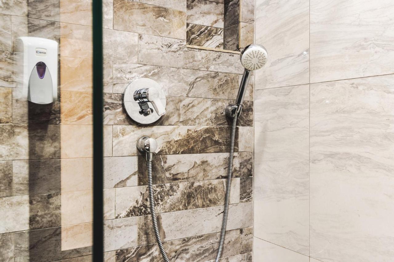 Hotel Domnitei Calimanesti Ngoại thất bức ảnh