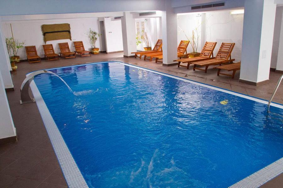 Hotel Domnitei Calimanesti Ngoại thất bức ảnh