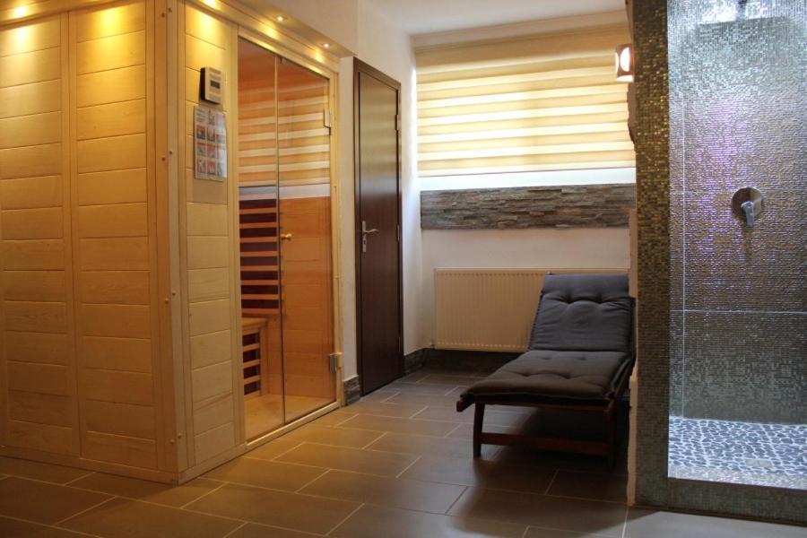 Hotel Domnitei Calimanesti Ngoại thất bức ảnh