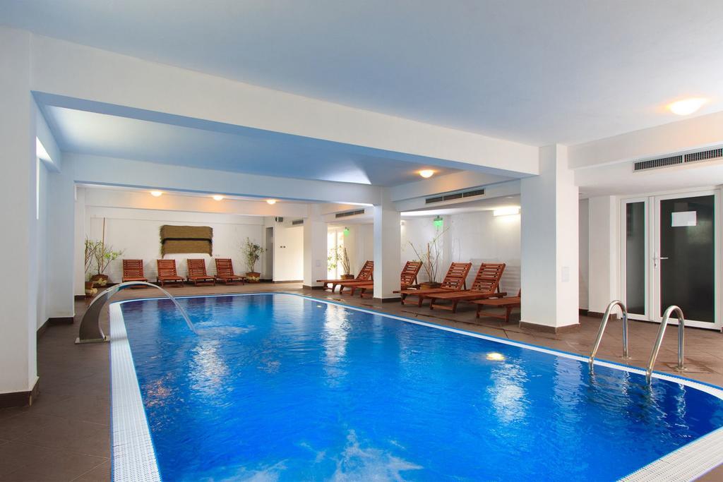 Hotel Domnitei Calimanesti Ngoại thất bức ảnh
